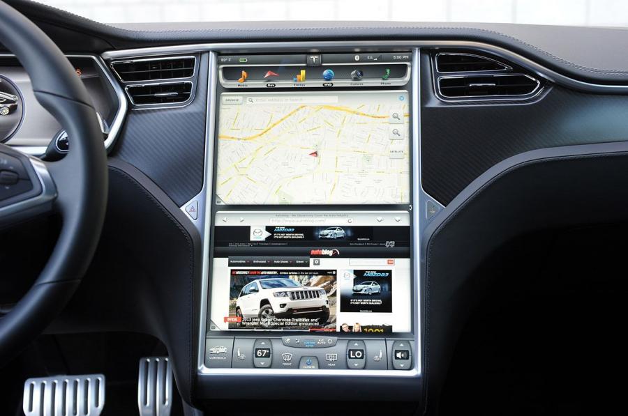 Детали интерьера Tesla Model S 2012 года  (фото 24 из 88)